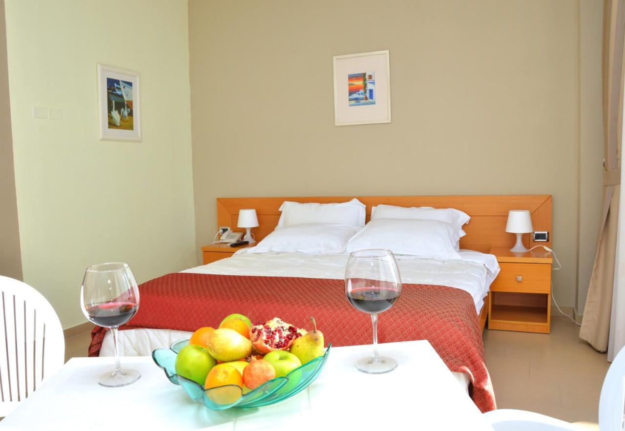 Pastarella Beachfront Resort Orikum Bagian luar foto