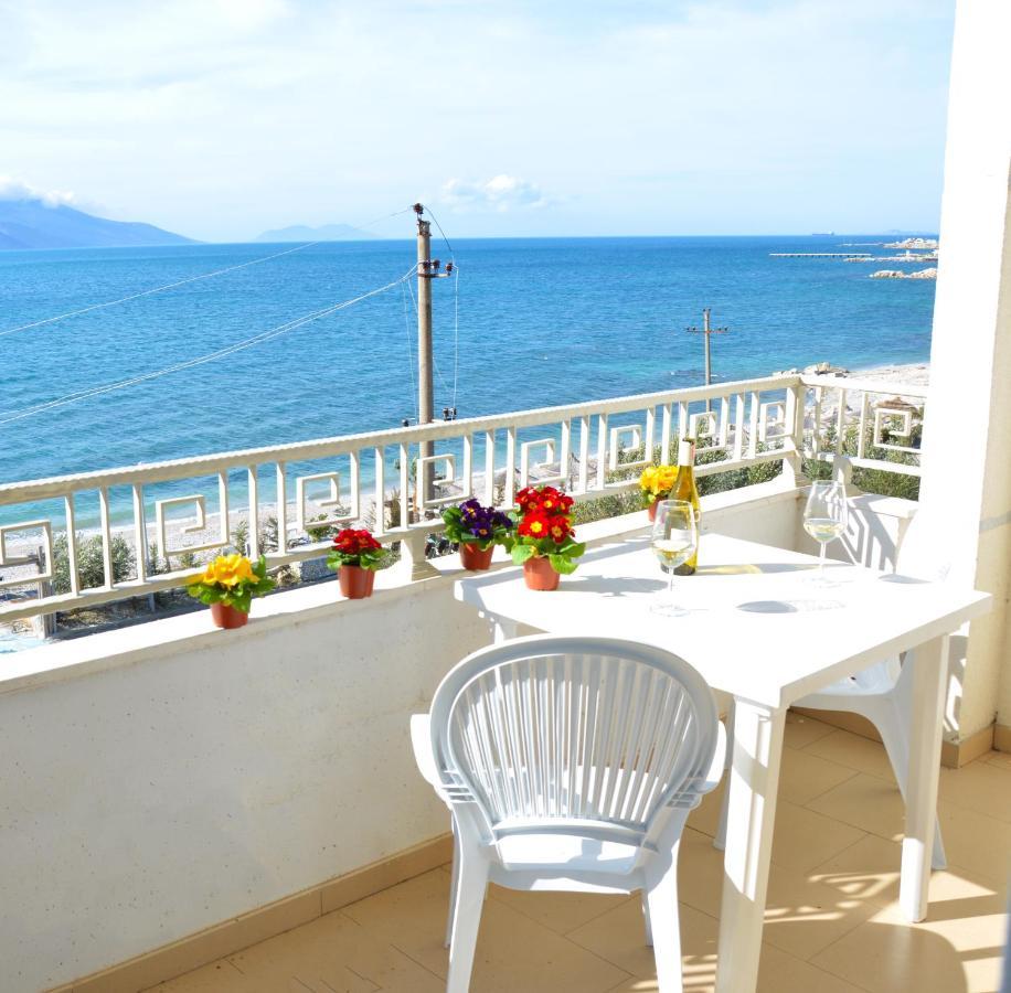 Pastarella Beachfront Resort Orikum Bagian luar foto