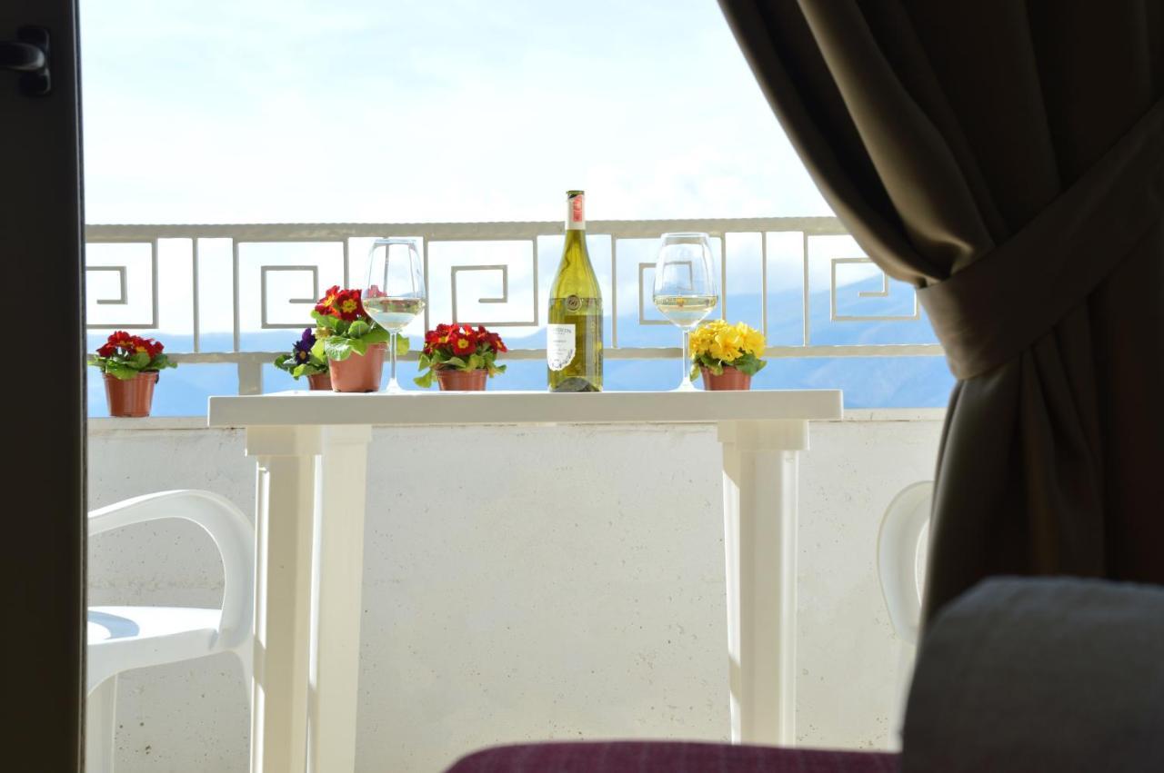 Pastarella Beachfront Resort Orikum Bagian luar foto
