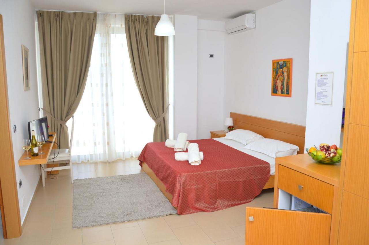 Pastarella Beachfront Resort Orikum Bagian luar foto